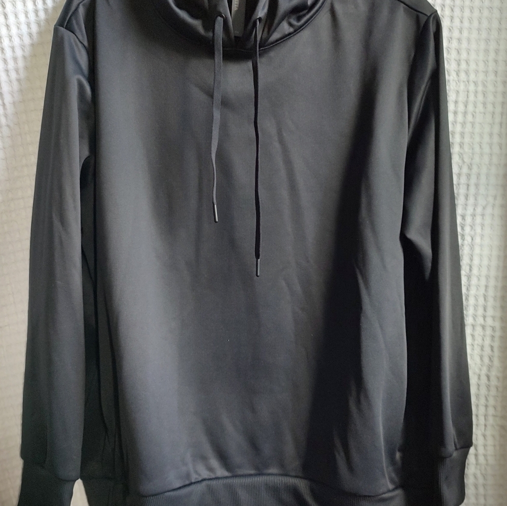 Mondetta.  Different Size. Black